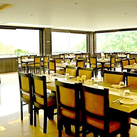 Hotel Trance Ganga Tapovan Екстериор снимка
