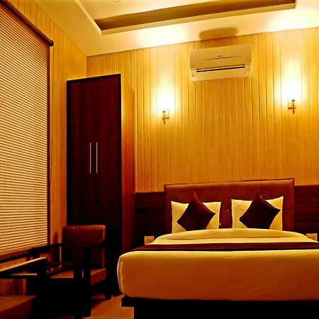 Hotel Trance Ganga Tapovan Екстериор снимка