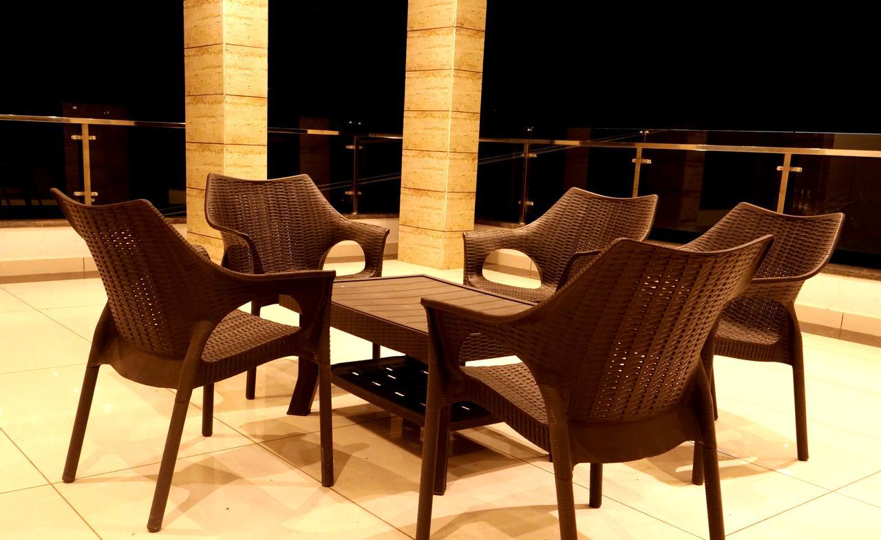 Hotel Trance Ganga Tapovan Екстериор снимка